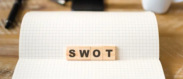 img of Análise SWOT: Melhore a Gestão da Sua Obra Agora